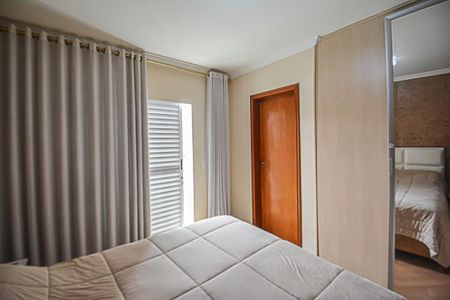 Casa à venda com 206m², 3 quartos e 6 vagas Casa à venda com 206m², 3 quartos e 6 vagasQuarto Suíte