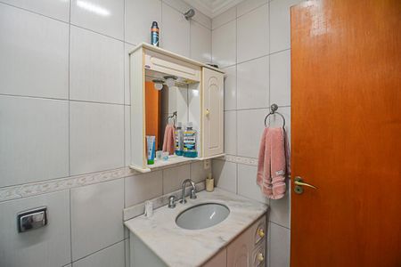 Casa à venda com 206m², 3 quartos e 6 vagas Casa à venda com 206m², 3 quartos e 6 vagasBanheiro da Suíte