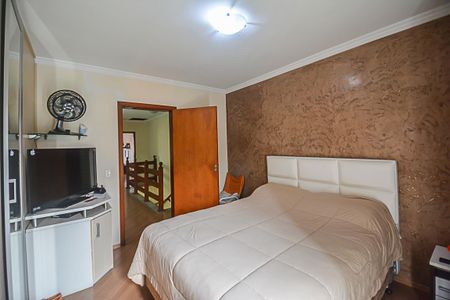 Casa à venda com 206m², 3 quartos e 6 vagas Casa à venda com 206m², 3 quartos e 6 vagasQuarto Suíte