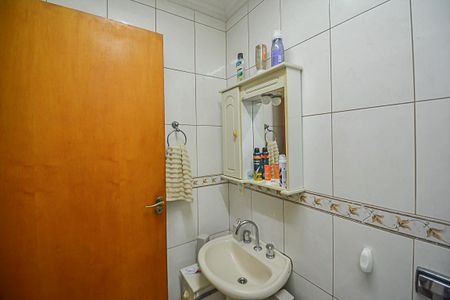 Casa à venda com 206m², 3 quartos e 6 vagas Casa à venda com 206m², 3 quartos e 6 vagasBanheiro