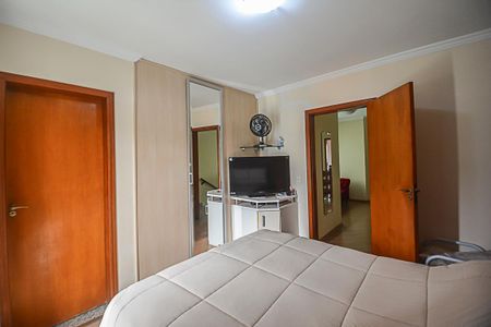 Casa à venda com 206m², 3 quartos e 6 vagas Casa à venda com 206m², 3 quartos e 6 vagasQuarto Suíte