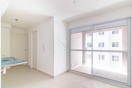 Sala / Cozinha de apartamento à venda com 2 quartos, 35m² em Parque Industrial Tomas Edson, São Paulo