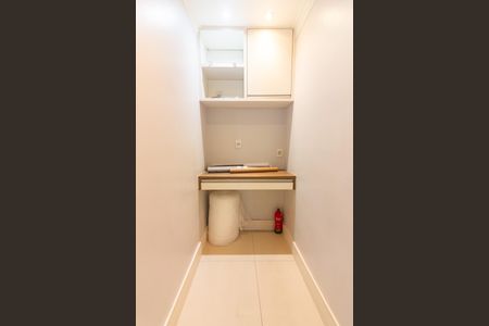 Apartamento à venda com 104m², 3 quartos e 2 vagas Apartamento à venda com 104m², 3 quartos e 2 vagasLavabo