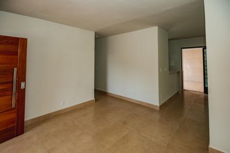 Casa à venda com 360m², 3 quartos e 2 vagasSala