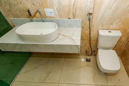 Casa à venda com 360m², 3 quartos e 2 vagasBanheiro Social