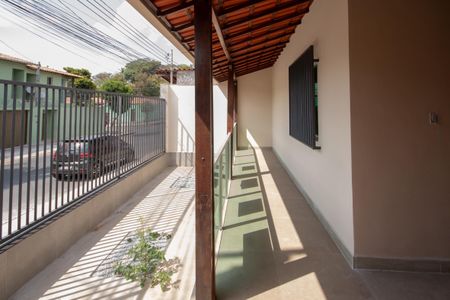 Casa à venda com 360m², 3 quartos e 2 vagasÁrea Externa