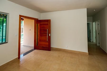 Casa à venda com 360m², 3 quartos e 2 vagasSala