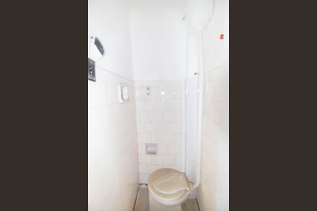 Apartamento à venda com 70m², 2 quartos e sem vaga Apartamento à venda com 70m², 2 quartos e sem vagaBanheiro de Serviço