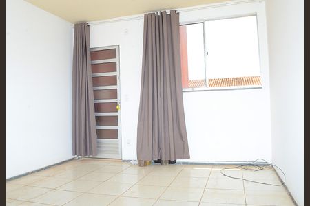 Sala de apartamento para alugar com 2 quartos, 45m² em Jardim Vitoria, Belo Horizonte