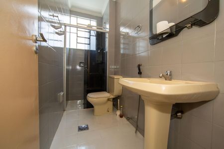 Apartamento à venda com 74m², 3 quartos e 1 vaga Apartamento à venda com 74m², 3 quartos e 1 vagaBanheiro