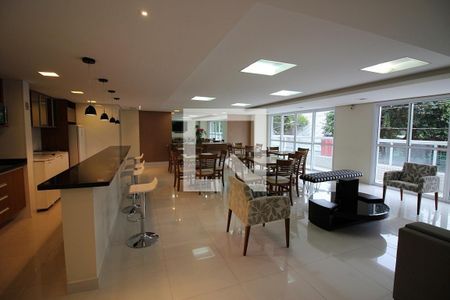 Apartamento à venda com 149m², 2 quartos e 3 vagas Apartamento à venda com 149m², 2 quartos e 3 vagasÁrea comum - Salão de festas