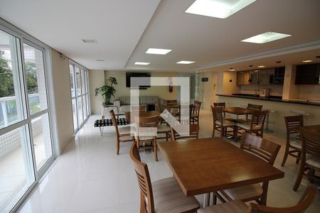 Apartamento à venda com 149m², 2 quartos e 3 vagas Apartamento à venda com 149m², 2 quartos e 3 vagasÁrea comum - Salão de festas