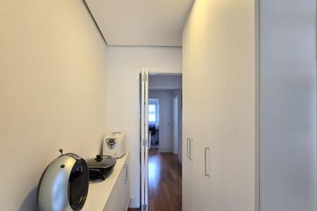 Apartamento à venda com 149m², 2 quartos e 3 vagas Apartamento à venda com 149m², 2 quartos e 3 vagasQuarto de Serviço