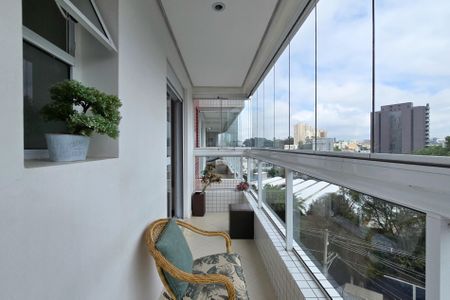 Apartamento à venda com 149m², 2 quartos e 3 vagas Apartamento à venda com 149m², 2 quartos e 3 vagasSacada - Suíte 2