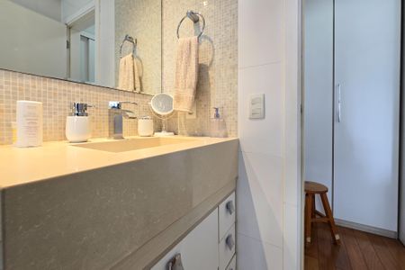 Apartamento à venda com 149m², 2 quartos e 3 vagas Apartamento à venda com 149m², 2 quartos e 3 vagasBanheiro - Suíte 2