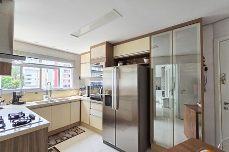 Apartamento à venda com 149m², 2 quartos e 3 vagas Apartamento à venda com 149m², 2 quartos e 3 vagasCozinha