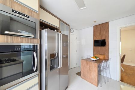 Apartamento à venda com 149m², 2 quartos e 3 vagas Apartamento à venda com 149m², 2 quartos e 3 vagasCozinha