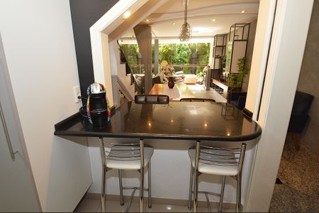 Apartamento à venda com 200m², 3 quartos e 2 vagasMesa da cozinha