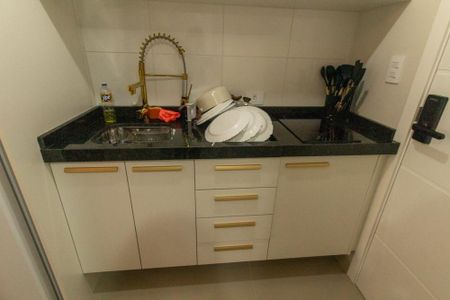 Cozinha de kitnet/studio para alugar com 1 quarto, 20m² em Centro, Curitiba