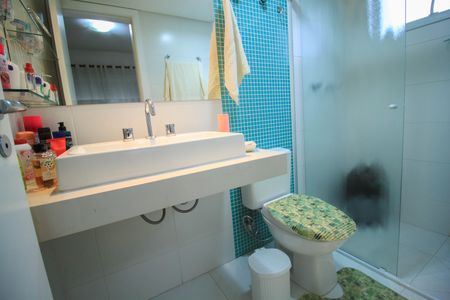 Apartamento à venda com 76m², 3 quartos e 2 vagas Apartamento à venda com 76m², 3 quartos e 2 vagasBanheiro da Suíte