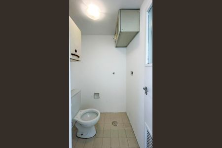 Apartamento à venda com 67m², 2 quartos e 1 vaga Apartamento à venda com 67m², 2 quartos e 1 vagaBanheiro de Serviço