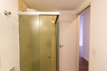 Apartamento à venda com 67m², 2 quartos e 1 vaga Apartamento à venda com 67m², 2 quartos e 1 vagaBanheiro Social