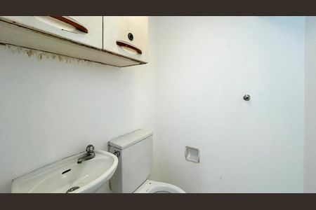 Apartamento à venda com 67m², 2 quartos e 1 vaga Apartamento à venda com 67m², 2 quartos e 1 vagaBanheiro de Serviço