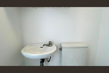 Apartamento à venda com 67m², 2 quartos e 1 vaga Apartamento à venda com 67m², 2 quartos e 1 vagaBanheiro de Serviço