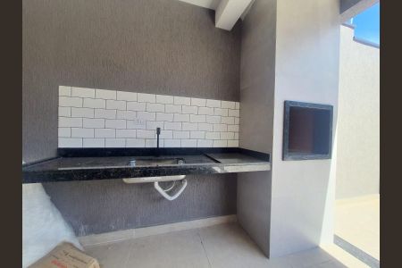Casa à venda com 76m², 2 quartos e 2 vagas