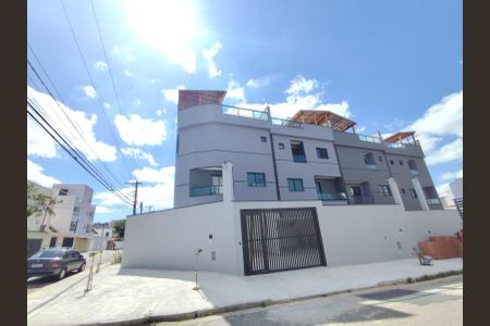 Casa à venda com 117m², 2 quartos e 4 vagas