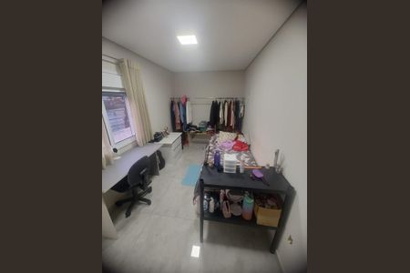 Casa à venda com 241m², 3 quartos e 5 vagas