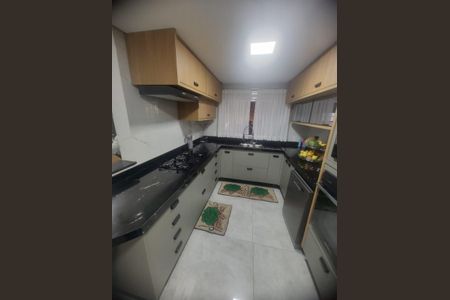 Casa à venda com 241m², 3 quartos e 5 vagas