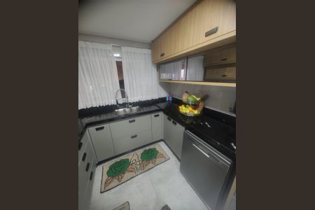 Casa à venda com 241m², 3 quartos e 5 vagas