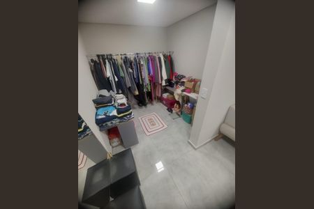 Casa à venda com 241m², 3 quartos e 5 vagas