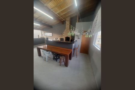 Casa à venda com 241m², 3 quartos e 5 vagas