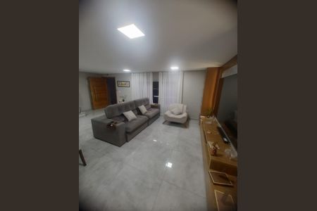 Casa à venda com 241m², 3 quartos e 5 vagas