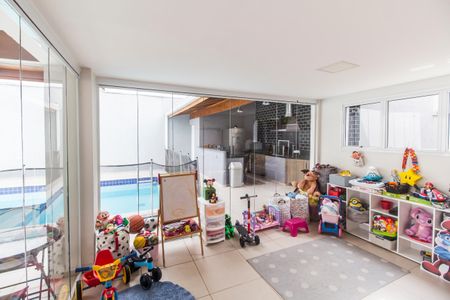 Casa de condomínio à venda com 297m², 3 quartos e 2 vagas Casa de condomínio à venda com 297m², 3 quartos e 2 vagasBrinquedoteca