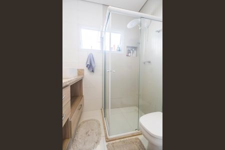 Casa de condomínio à venda com 297m², 3 quartos e 2 vagas Casa de condomínio à venda com 297m², 3 quartos e 2 vagasBanheiro da Suíte