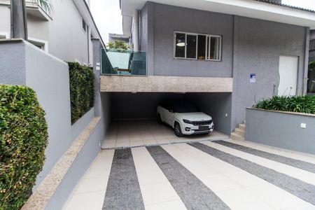 Casa de condomínio à venda com 297m², 3 quartos e 2 vagas Casa de condomínio à venda com 297m², 3 quartos e 2 vagasPlaca