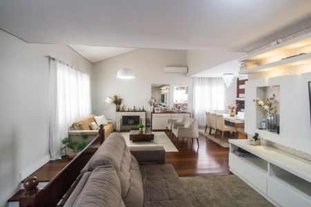 Casa de condomínio à venda com 297m², 3 quartos e 2 vagas Casa de condomínio à venda com 297m², 3 quartos e 2 vagasSala