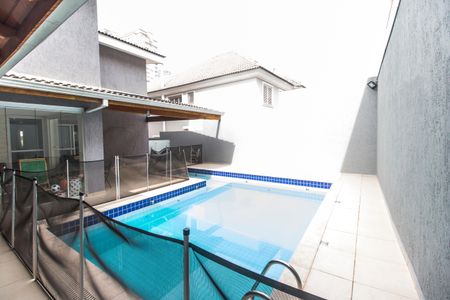 Casa de condomínio à venda com 297m², 3 quartos e 2 vagas Casa de condomínio à venda com 297m², 3 quartos e 2 vagasPiscina