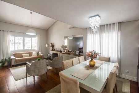 Casa de condomínio à venda com 297m², 3 quartos e 2 vagas Casa de condomínio à venda com 297m², 3 quartos e 2 vagasSala