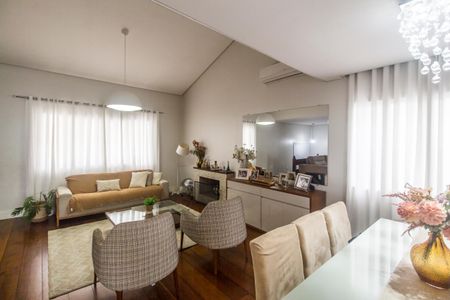 Sala de casa de condomínio à venda com 3 quartos, 297m² em Residencial Tres (alphaville), Santana de Parnaíba