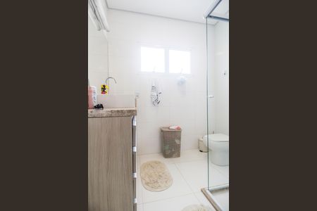 Casa de condomínio à venda com 297m², 3 quartos e 2 vagas Casa de condomínio à venda com 297m², 3 quartos e 2 vagasBanheiro