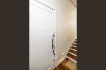 Casa de condomínio à venda com 297m², 3 quartos e 2 vagas Casa de condomínio à venda com 297m², 3 quartos e 2 vagasEntrada