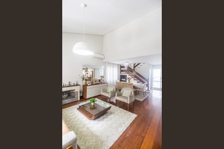 Casa de condomínio à venda com 297m², 3 quartos e 2 vagas Casa de condomínio à venda com 297m², 3 quartos e 2 vagasSala