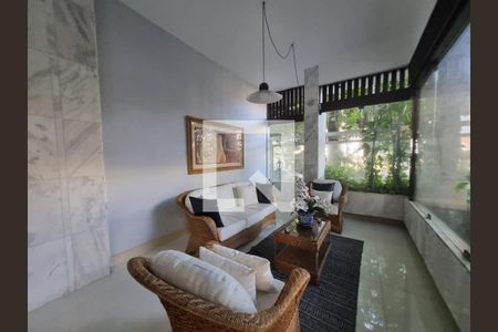 Apartamento à venda com 123m², 3 quartos e 1 vaga Apartamento à venda com 123m², 3 quartos e 1 vagaHall