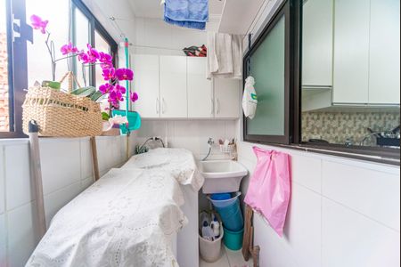 Apartamento à venda com 80m², 3 quartos e 2 vagasÁrea de Serviço