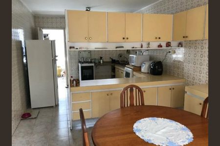 Casa à venda com 326m², 3 quartos e 3 vagas Casa à venda com 326m², 3 quartos e 3 vagasFoto 05