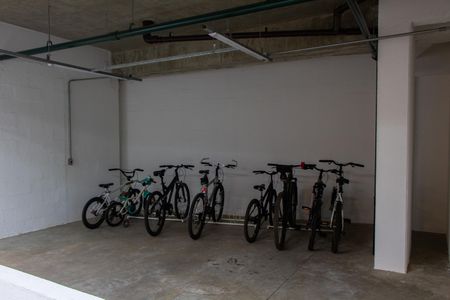 Apartamento à venda com 98m², 3 quartos e 2 vagas Apartamento à venda com 98m², 3 quartos e 2 vagasÁREA COMUM - BICICLETÁRIO